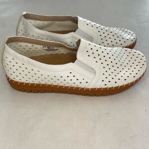 Glolily Elle Wave Perf White Gum ELW-101 Women's Size 11M IMPERFECTION NIB